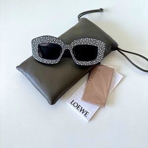 NWT Loewe Crystal Sunglasses LW4114IS 90A Navy Blue | Swarovski | Authentic